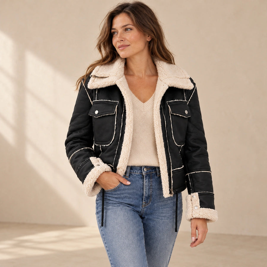 Veste Aviateur Courte Femme Col Oversize Fermeture Zippée noir – porté trois quarts en mouvement