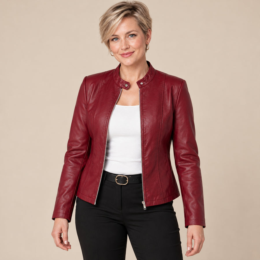 Blouson Biker Femme - Simili Cuir Zip Intégral Col Montant - Bordeaux - photo portée sur fond beige
