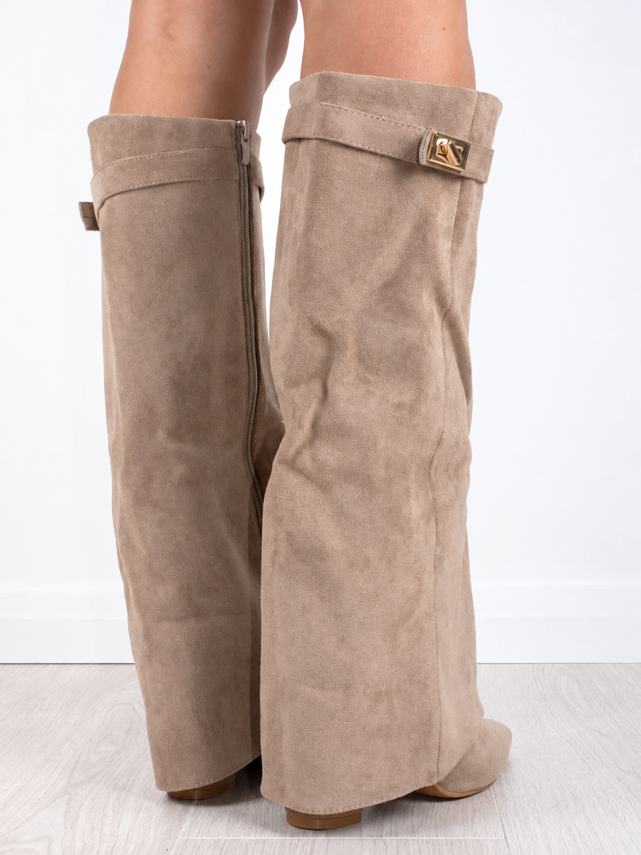 Bottes haute Élégantes en Suède - luxe accents raffinés - vue 8