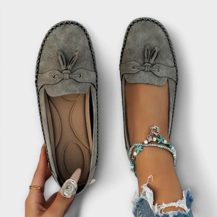 Mocassin femme bleu style conduite glands - vue d'ensemble posé