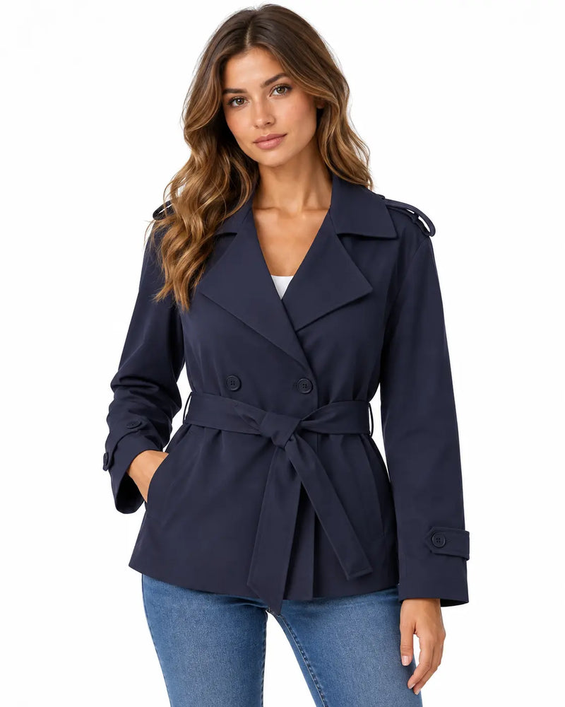 Trench Femme - Court Droit Croisé Ceinture Col Cranté Épaulettes Bleu porté